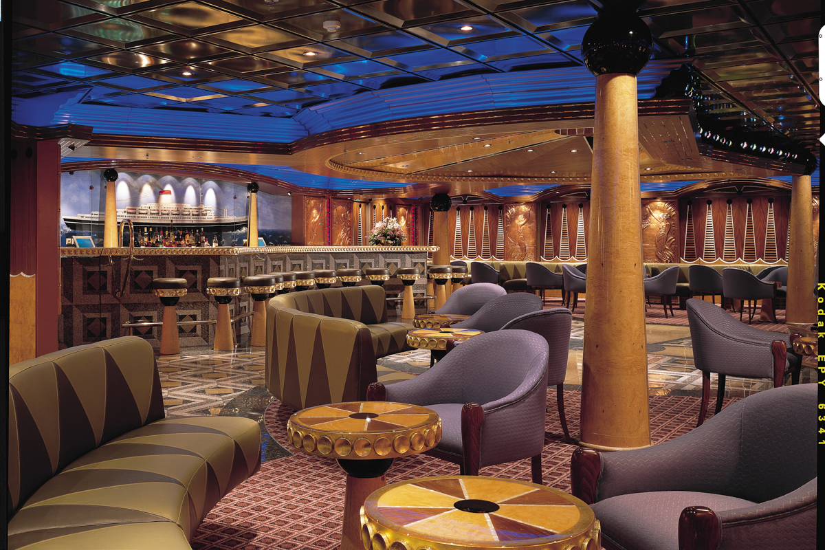 MyCruise Carnival Paradise Offentlige-arealer Barer-lounger-atrium3